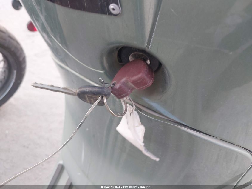 2009 Vespa Lx 150 VIN: ZAPM448F395501677 Lot: 43736074