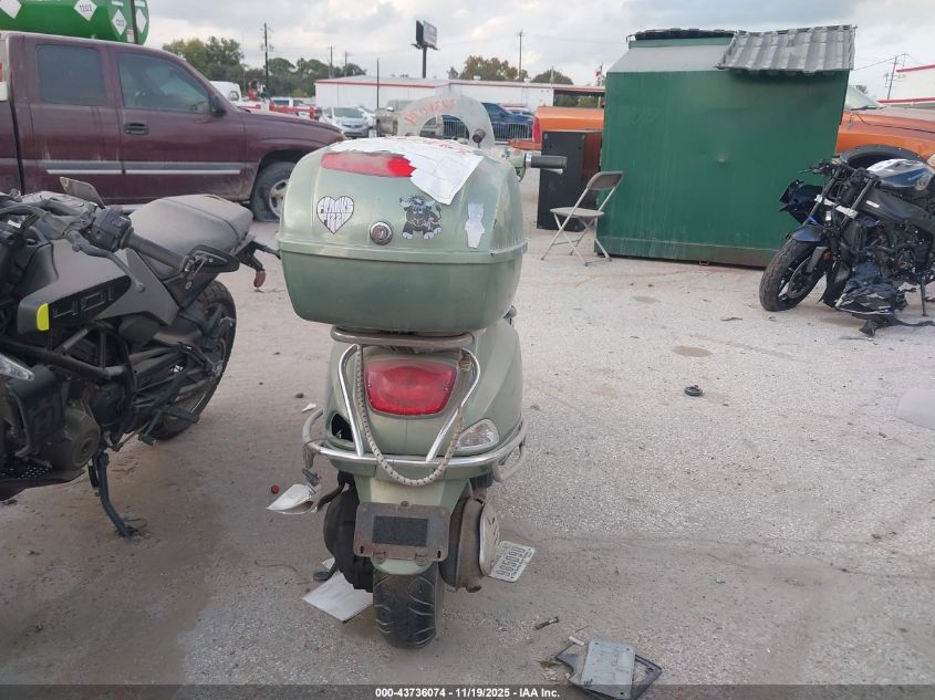 2009 Vespa Lx 150 VIN: ZAPM448F395501677 Lot: 43736074