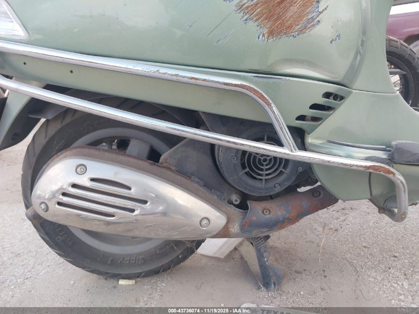 2009 Vespa Lx 150 VIN: ZAPM448F395501677 Lot: 43736074