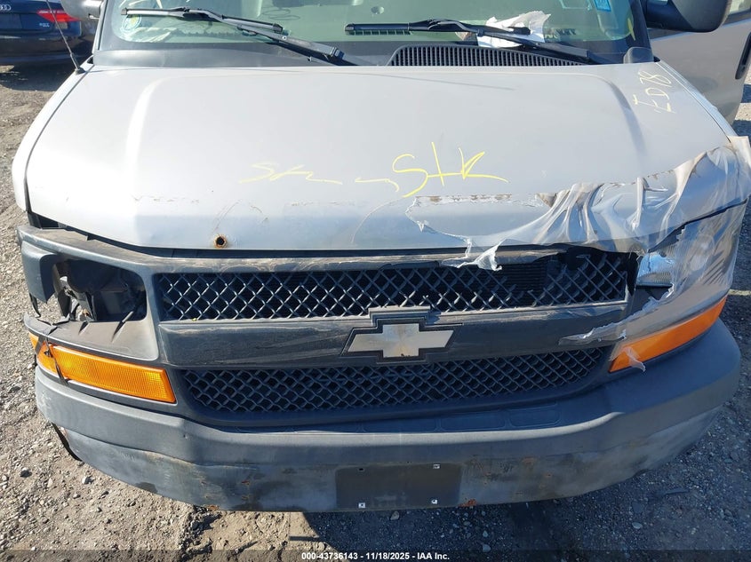 2008 Chevrolet Express Work Van VIN: 1GCGG25C981158237 Lot: 43736143