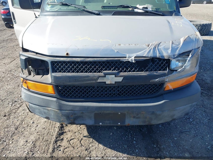 2008 Chevrolet Express Work Van VIN: 1GCGG25C981158237 Lot: 43736143