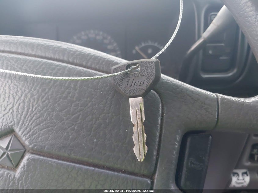 1994 Dodge Caravan VIN: 2B4GH2530RR573079 Lot: 43736193