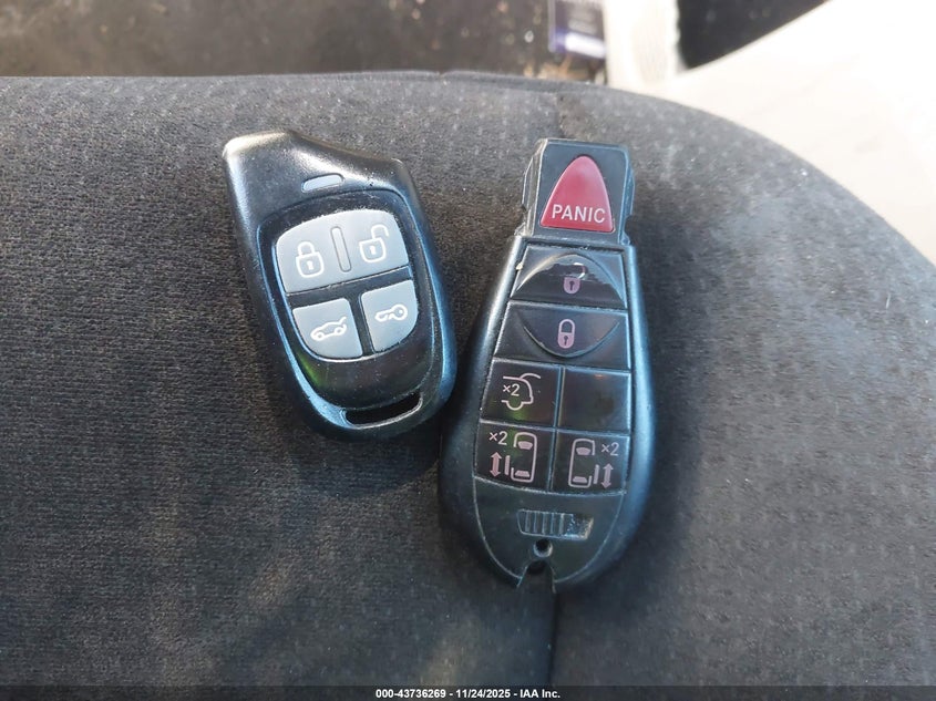 2012 Dodge Grand Caravan Sxt VIN: 2C4RDGCG3CR277619 Lot: 43736269