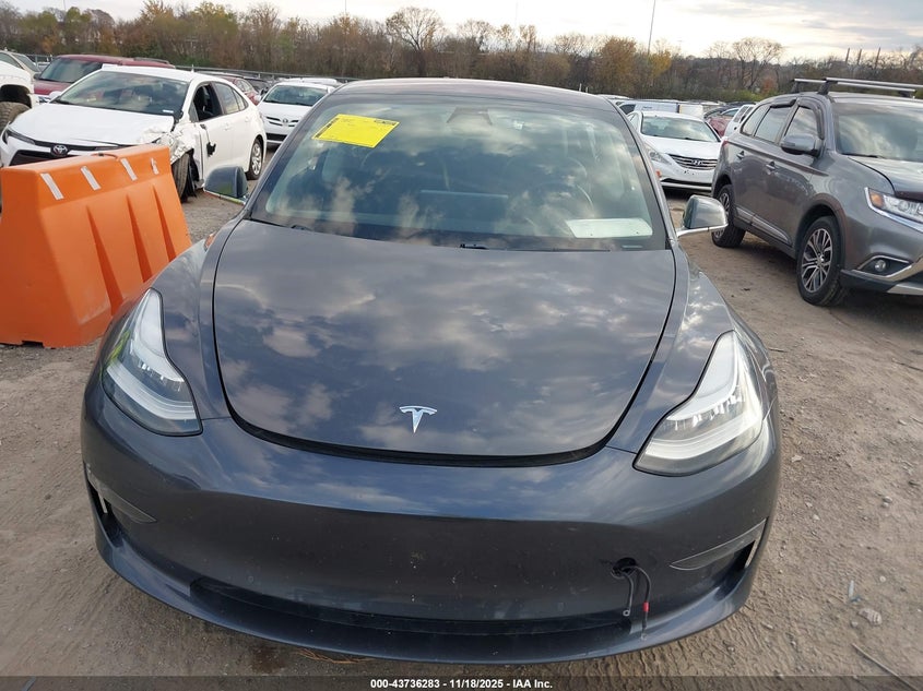 2018 Tesla Model 3 Long Range/Performance VIN: 5YJ3E1EB8JF132506 Lot: 43736283