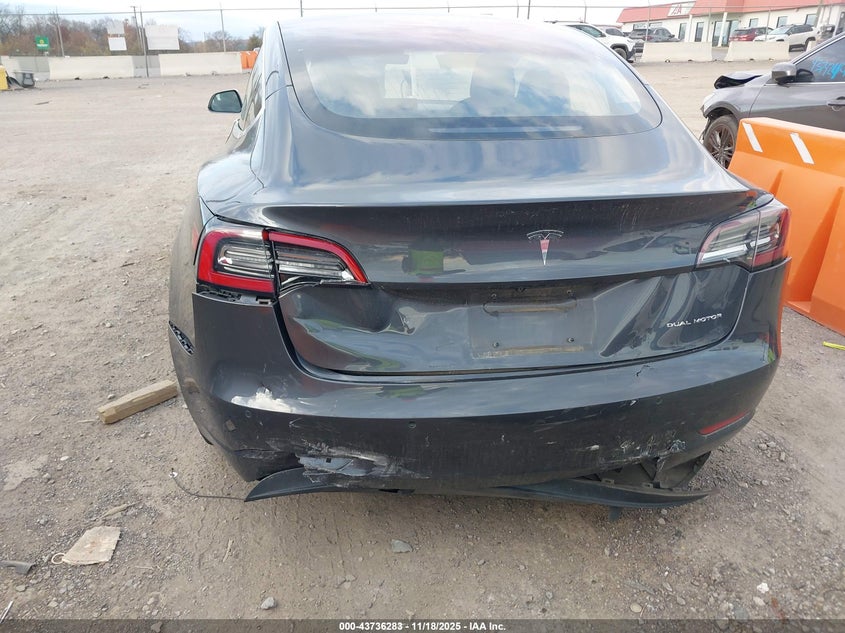 2018 Tesla Model 3 Long Range/Performance VIN: 5YJ3E1EB8JF132506 Lot: 43736283