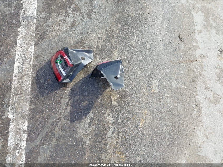 2018 Tesla Model 3 Long Range/Performance VIN: 5YJ3E1EB8JF120016 Lot: 43736341