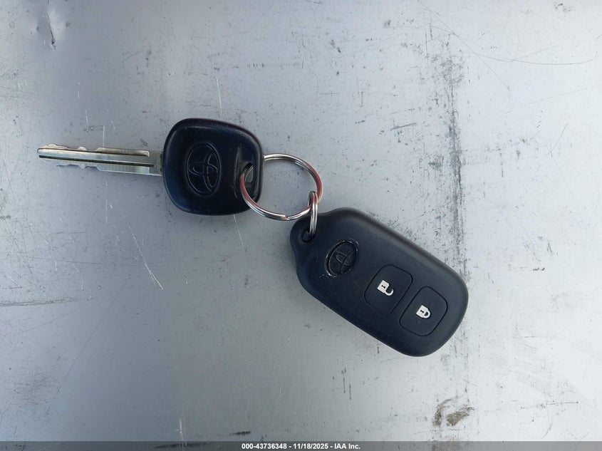 2000 Toyota Camry Solara Sle V6 VIN: 2T1CF28P9YC337311 Lot: 43736348