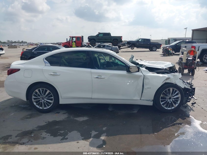 2019 Infiniti Q50 3.0T Luxe VIN: JN1EV7AP4KM540560 Lot: 43736410