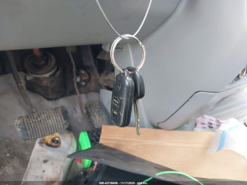 2000 Toyota Sienna Xle VIN: 4T3ZF13C6YU171909 Lot: 43736496