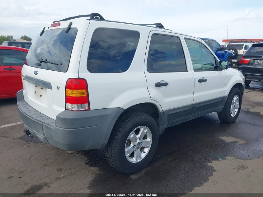 1FMCU93186KB00737 2006 FORD ESCAPE photo no. 4
