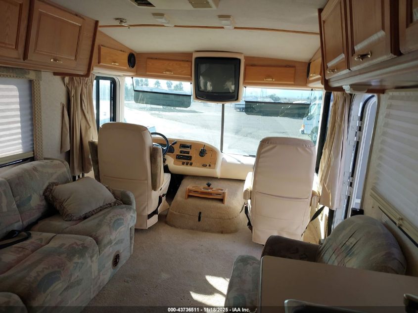 2000 Ford F550 Super Duty Stripped Chass VIN: 3FCLF53S2YJA07922 Lot: 43736511