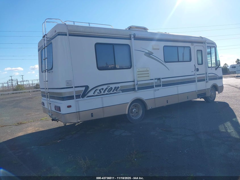 3FCLF53S2YJA07922 2000 FORD F550 photo no. 4