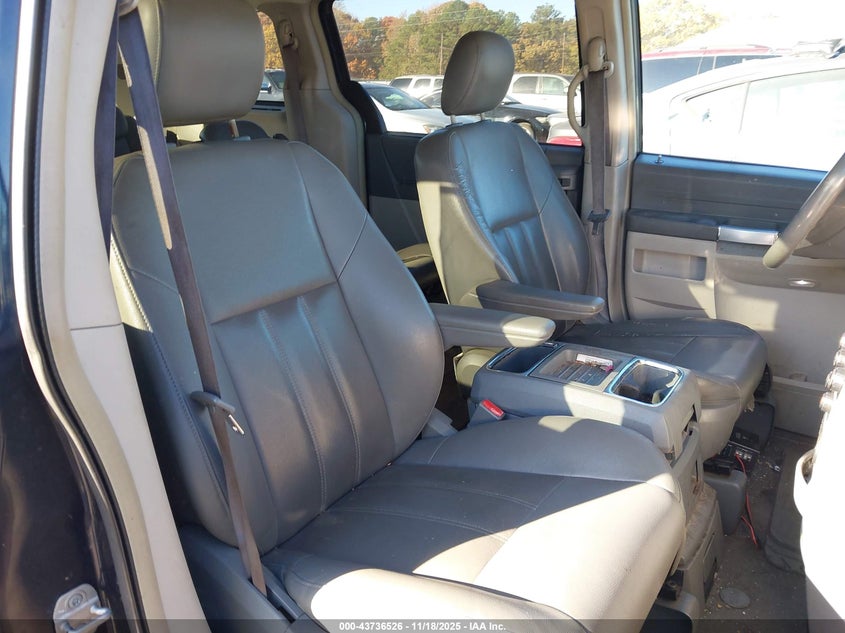2A8HR54P98R827003 2008 CHRYSLER TOWN & COUNTRY photo no. 5