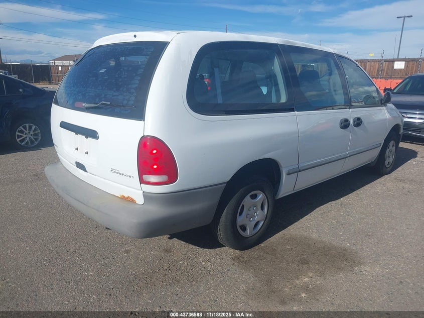 2B4GP24G8XR145930 1999 DODGE CARAVAN photo no. 4