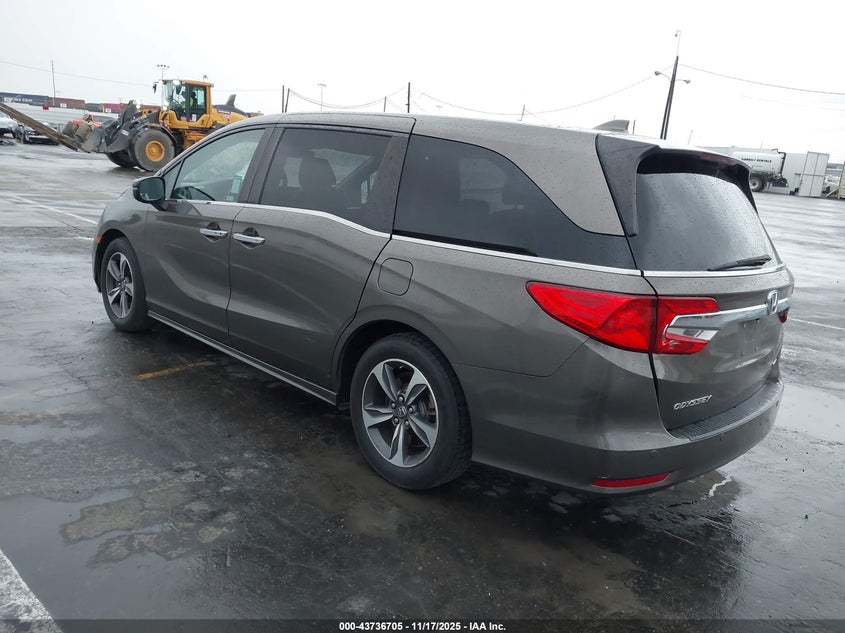 5FNRL6H84JB090462 2018 HONDA ODYSSEY photo no. 3