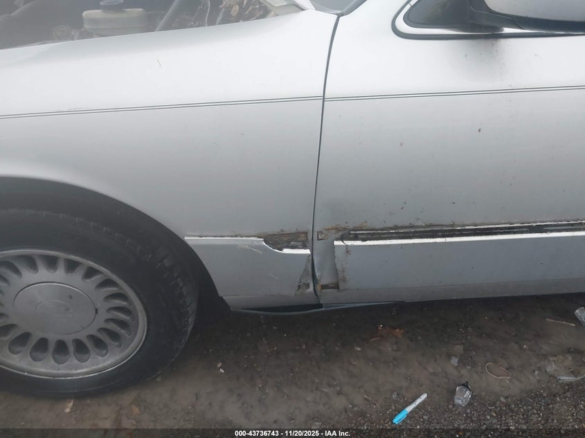 2000 Mercury Grand Marquis Ls VIN: 2MEFM75W5YX660390 Lot: 43736743