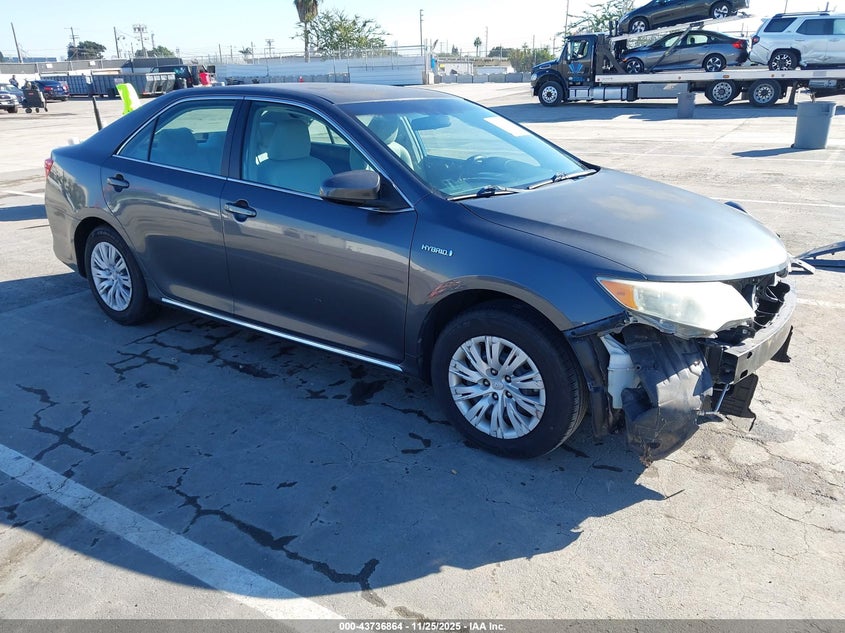 TOYOTA CAMRY HYBRID LE