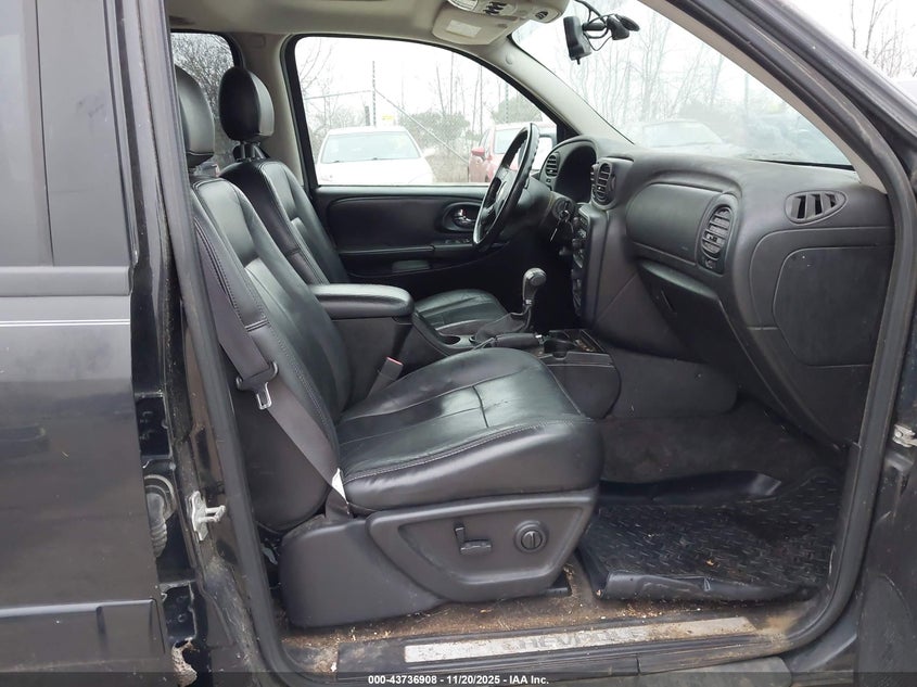 1GNET16MX56200960 2005 CHEVROLET TRAILBLAZER photo no. 5