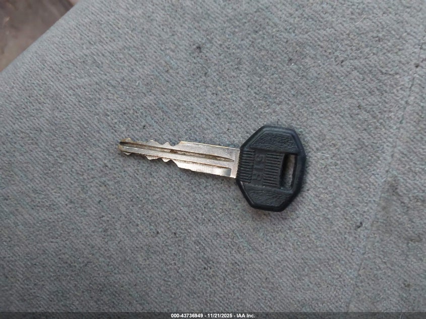 2000 Mitsubishi Montero VIN: JA4MR51R0YJ002963 Lot: 43736949