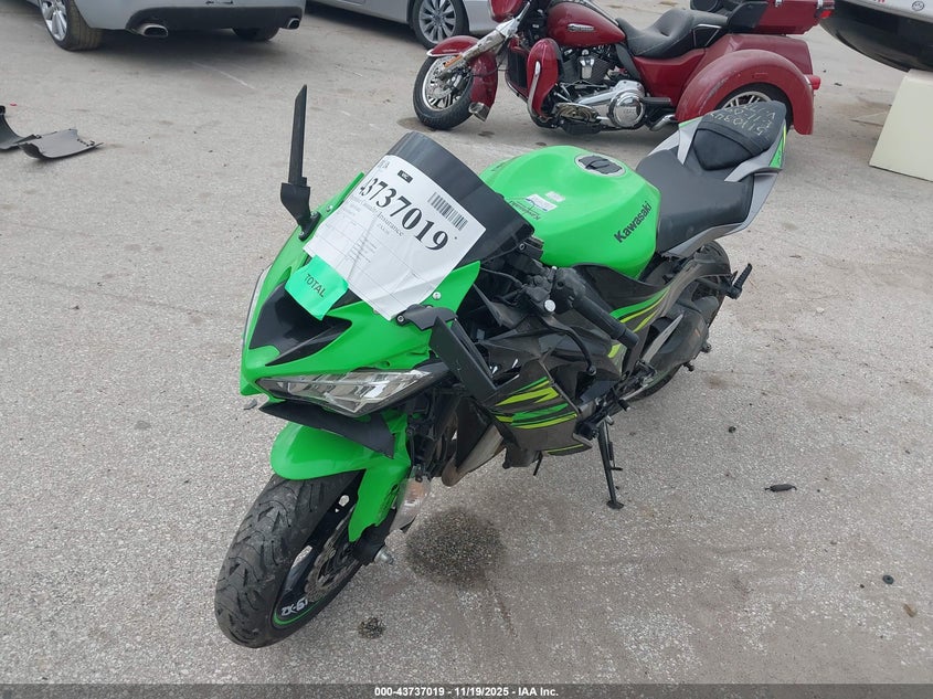 JKBZXJG11KA001779 2019 KAWASAKI ZX photo no. 2