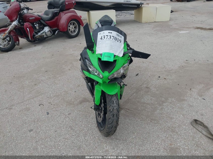 JKBZXJG11KA001779 2019 KAWASAKI ZX photo no. 5