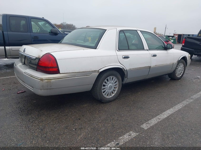 2MEHM75VX8X614974 2008 MERCURY GRAND MARQUIS photo no. 4
