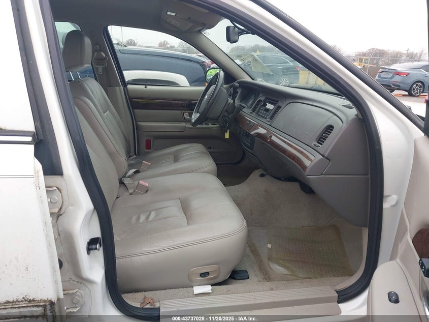 2MEHM75VX8X614974 2008 MERCURY GRAND MARQUIS photo no. 5