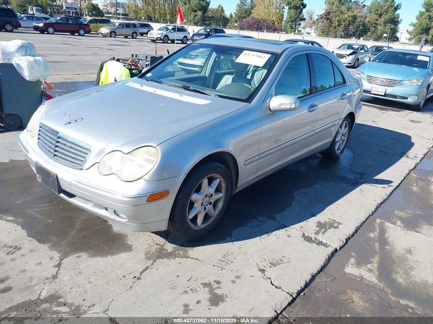 WDBRF61J62F169485 2002 MERCEDES-BENZ C-KLASSE photo no. 2