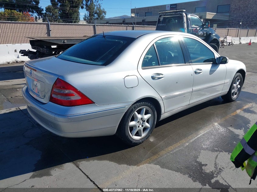 WDBRF61J62F169485 2002 MERCEDES-BENZ C-KLASSE photo no. 4