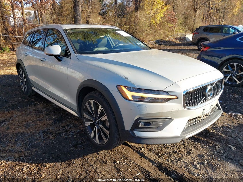 VOLVO V60 T5