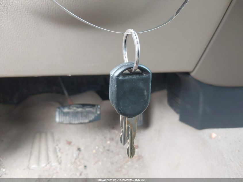 2004 Ford F-150 Lariat/Xl/Xlt VIN: 1FTPX12574FA40927 Lot: 43737172