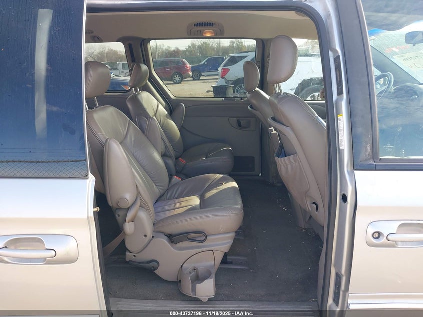 2001 Chrysler Town & Country Lxi VIN: 2C4GP54L91R227948 Lot: 43737196