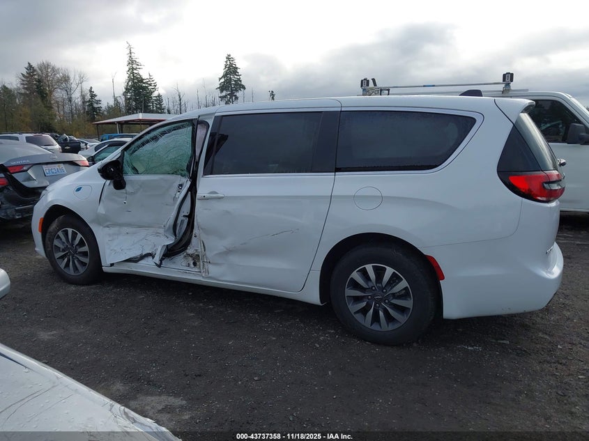 2024 Chrysler Pacifica Hybrid Select VIN: 2C4RC1S79RR174487 Lot: 43737358