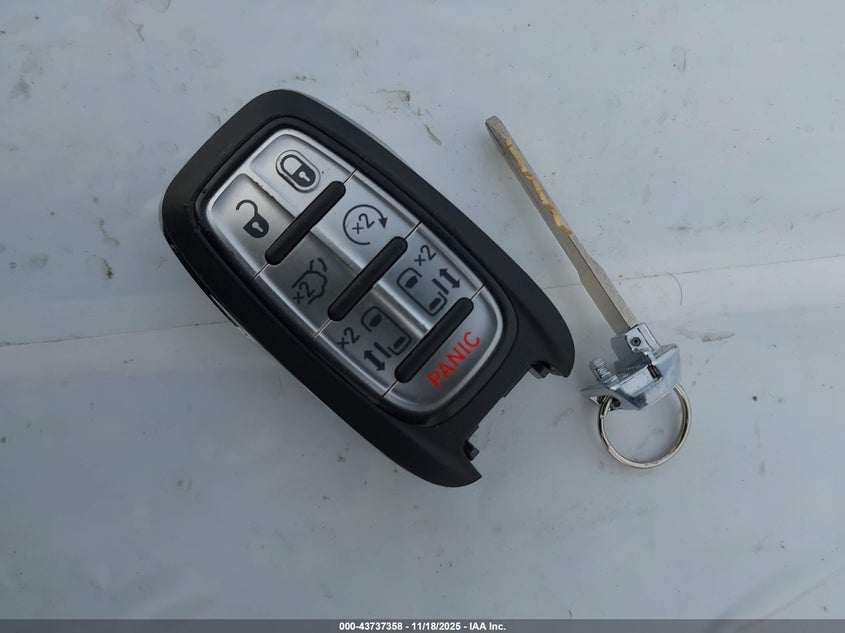 2024 Chrysler Pacifica Hybrid Select VIN: 2C4RC1S79RR174487 Lot: 43737358