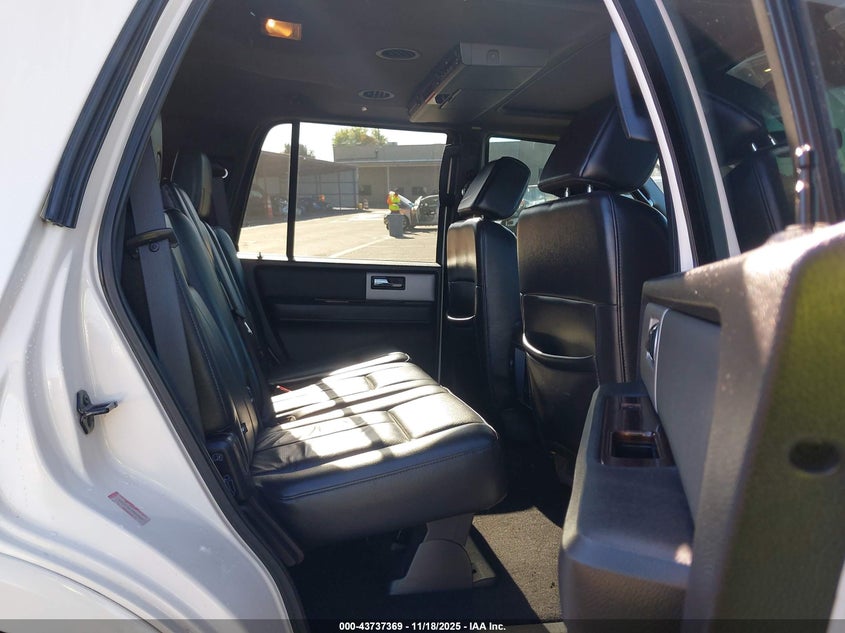 2007 Ford Expedition Limited VIN: 1FMFU195X7LA25592 Lot: 43737369