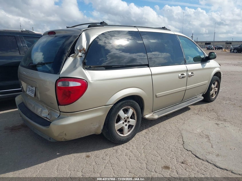 2D4GP44LX5R225080 2005 DODGE CARAVAN photo no. 4