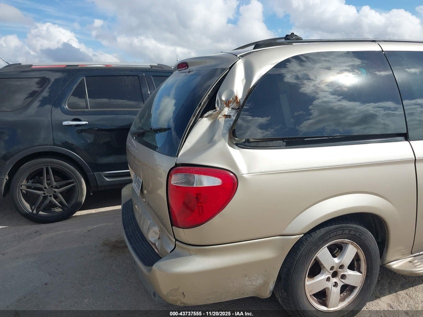 2005 Dodge Grand Caravan Sxt VIN: 2D4GP44LX5R225080 Lot: 43737555
