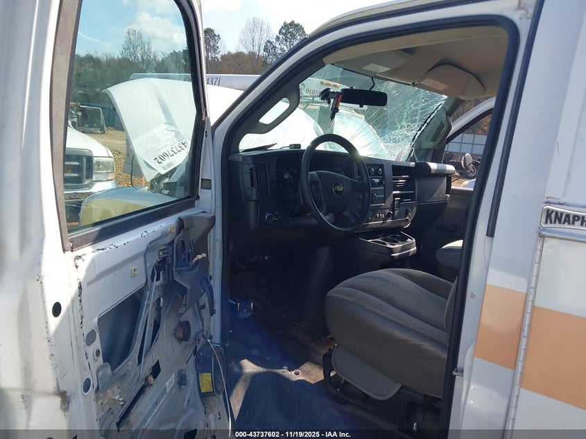 2020 Chevrolet Express Cutaway Work Van VIN: 1GB0GRFG4L1261431 Lot: 43737602