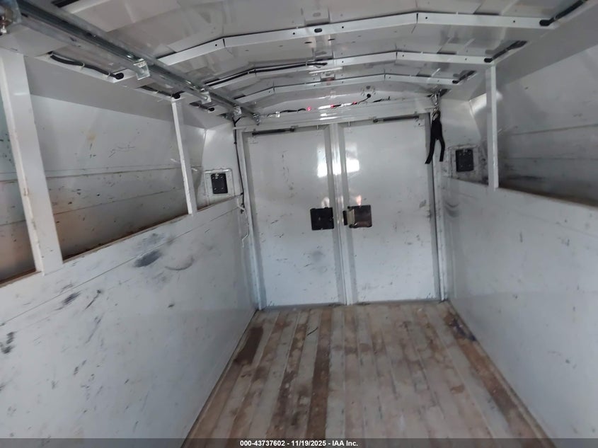 2020 Chevrolet Express Cutaway Work Van VIN: 1GB0GRFG4L1261431 Lot: 43737602