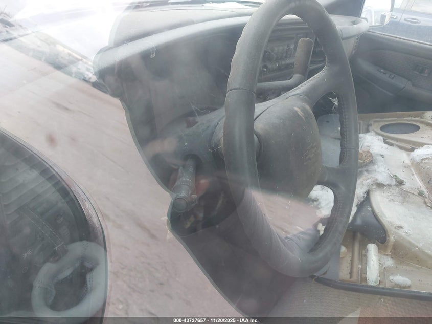 2002 Chevrolet Avalanche 1500 VIN: 3GNEC13T92G284355 Lot: 43737657