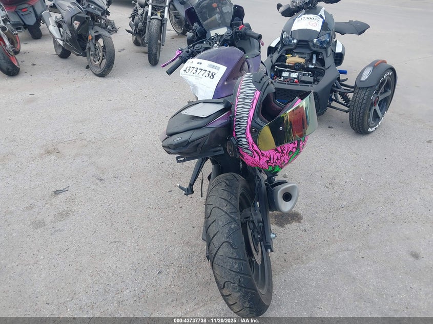 2023 Yamaha Yzfr3 A VIN: MH3RH18Y5PK011219 Lot: 43737738