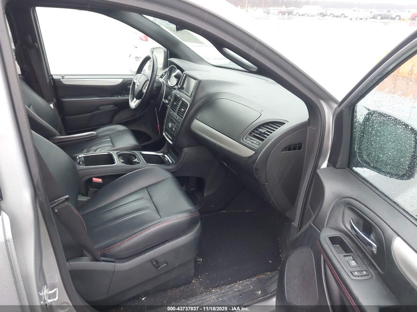 2017 Dodge Grand Caravan Gt VIN: 2C4RDGEG4HR755728 Lot: 43737837