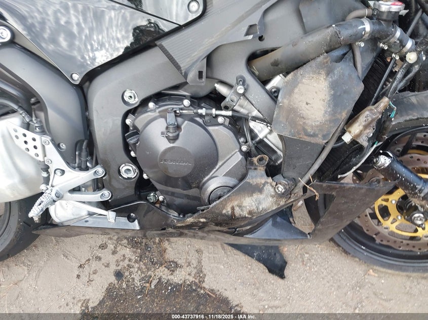 2015 Honda Cbr600 Rr VIN: JH2PC4001FK800274 Lot: 43737916