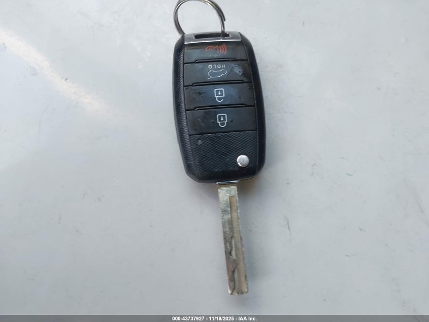 5XYPG4A38GG062258 2016 KIA SORENTO photo no. 11
