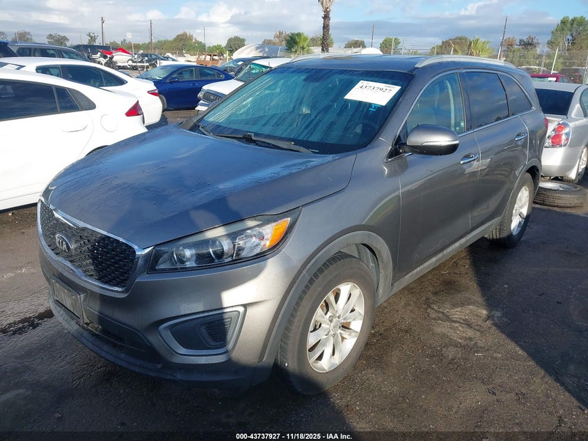 5XYPG4A38GG062258 2016 KIA SORENTO photo no. 2
