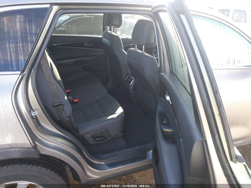 5XYPG4A38GG062258 2016 KIA SORENTO photo no. 8