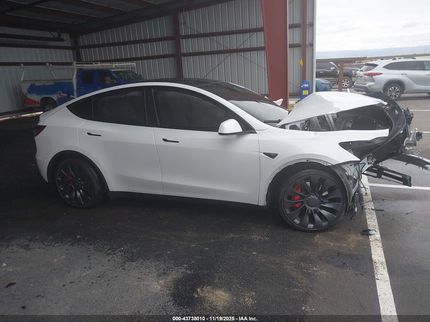 2024 Tesla Model Y Performance Dual Motor All-Wheel Drive VIN: 7SAYGDEF6RF107770 Lot: 43738010