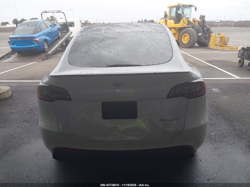 2024 Tesla Model Y Performance Dual Motor All-Wheel Drive VIN: 7SAYGDEF6RF107770 Lot: 43738010