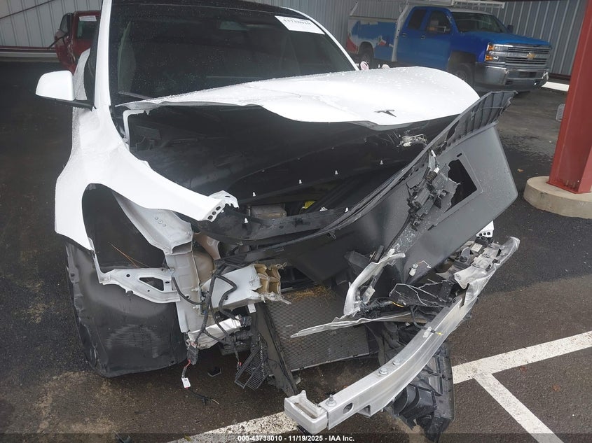 2024 Tesla Model Y Performance Dual Motor All-Wheel Drive VIN: 7SAYGDEF6RF107770 Lot: 43738010