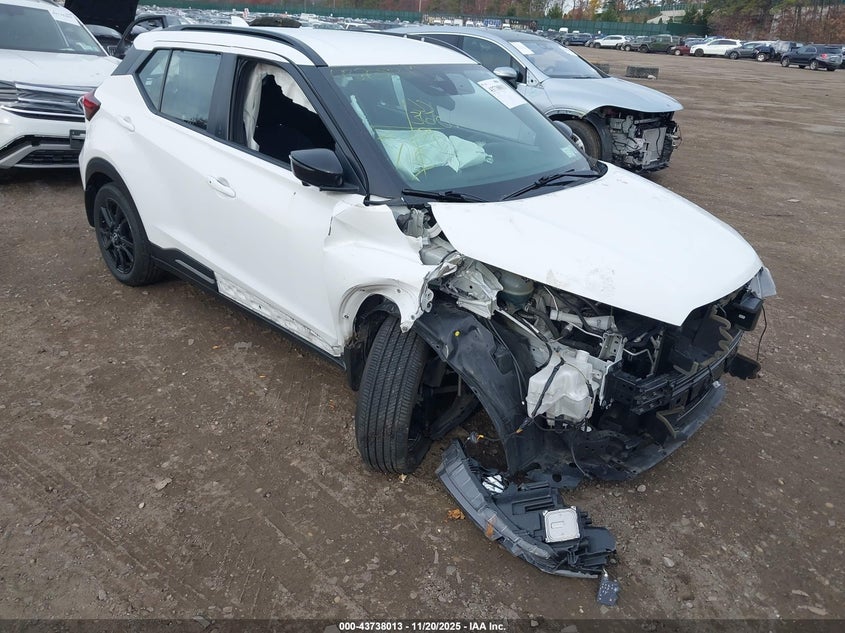 NISSAN KICKS SR XTRONIC CVT